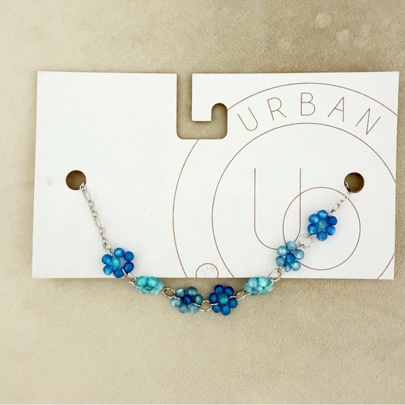 NWT Urban Outfitters Urban Blue Beaded Flower Chain Necklace - Picture 1 of 3